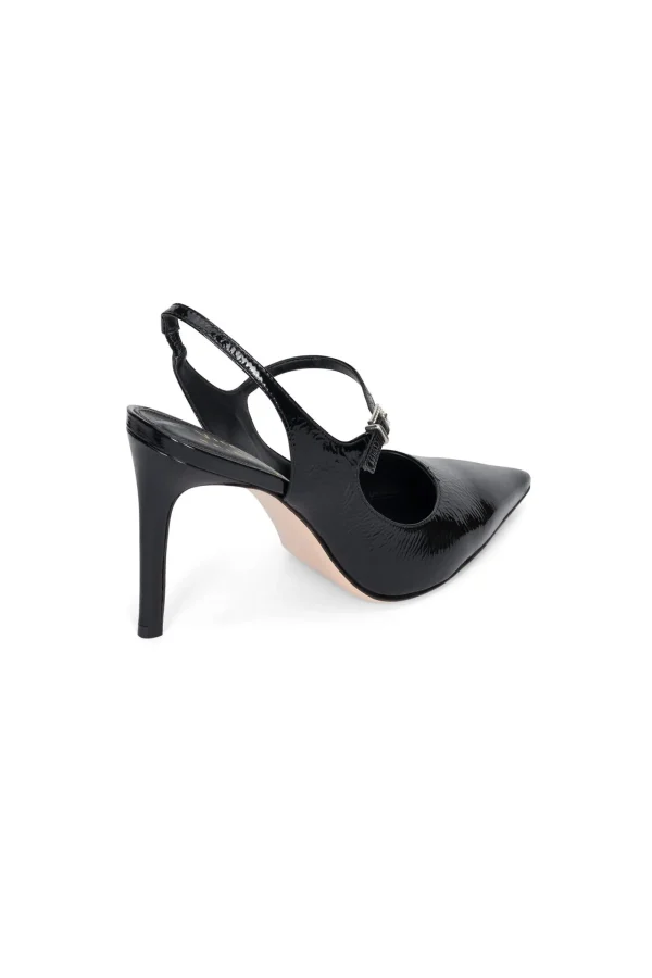 Trina Turk Verniz Patent Slingback Pump